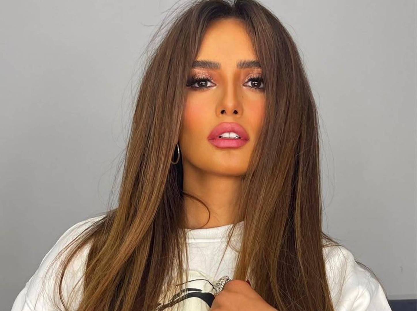 زينة في ورطة جديدة بعد تعرض طفليها لعضة كلب شرس
