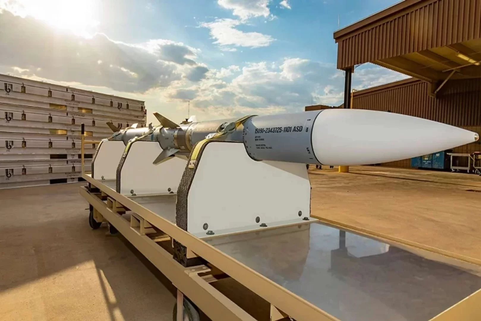 تركيا تدخل عصرا جديدا بتسليح طائراتها بـ  صواريخ AIM-120C-8 الأحدث عالميا