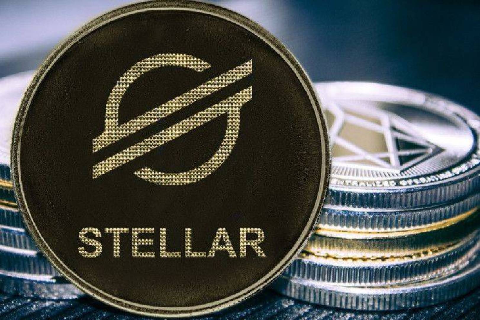 عملة Stellar XLM تفجر مفاجأة.. نمو 70٪ يطيح بعملة XRP في تنافس المفتاح