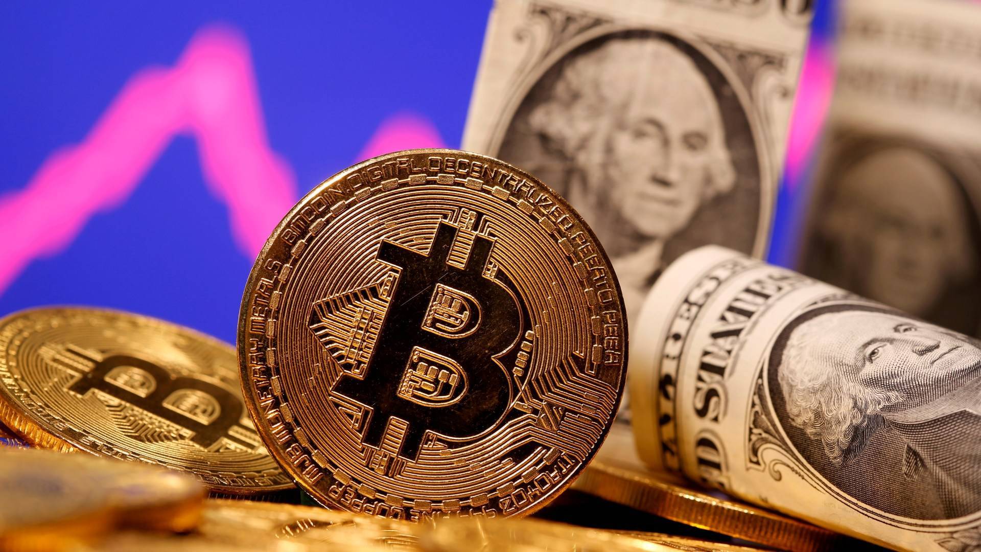 انهيار عملة البيتكوين BTC.. هل هو وقت الشراء أم الانسحاب من السوق؟