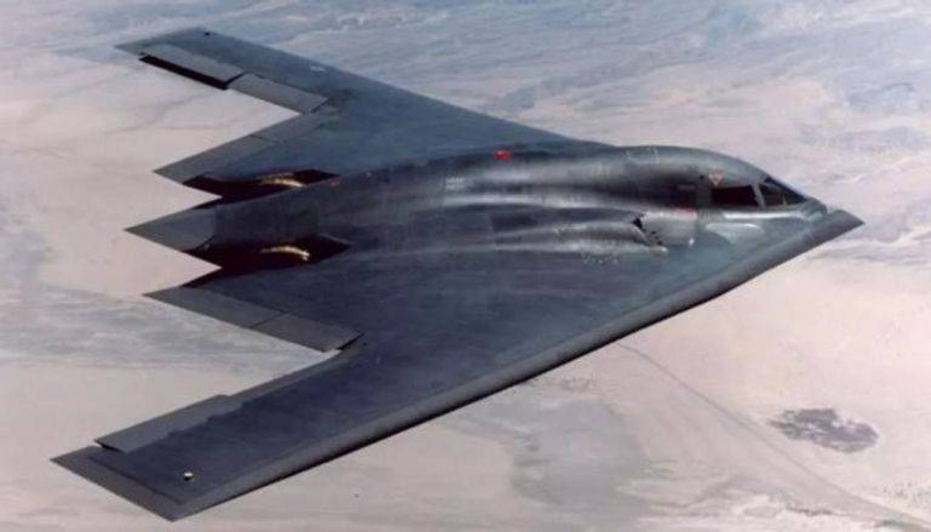 مواصفات القاذفة الشبحية B-2 Spirit وأهميتها في الردع النووي الأمريكي