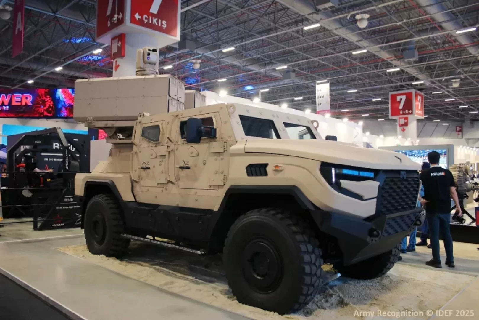 السيارات المدرعة الإماراتية تدهش العالم بصواريخ Alheda في IDEF 2025