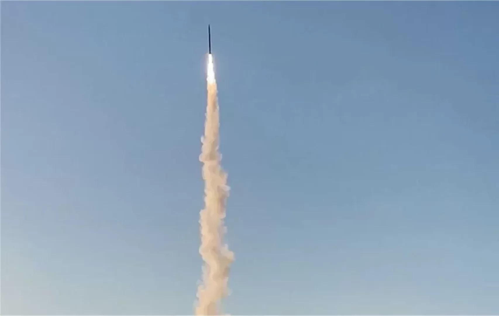 الكشف عن صاروخ خارق يتفوق على ستينغر ضد الطائرات والمسيرات