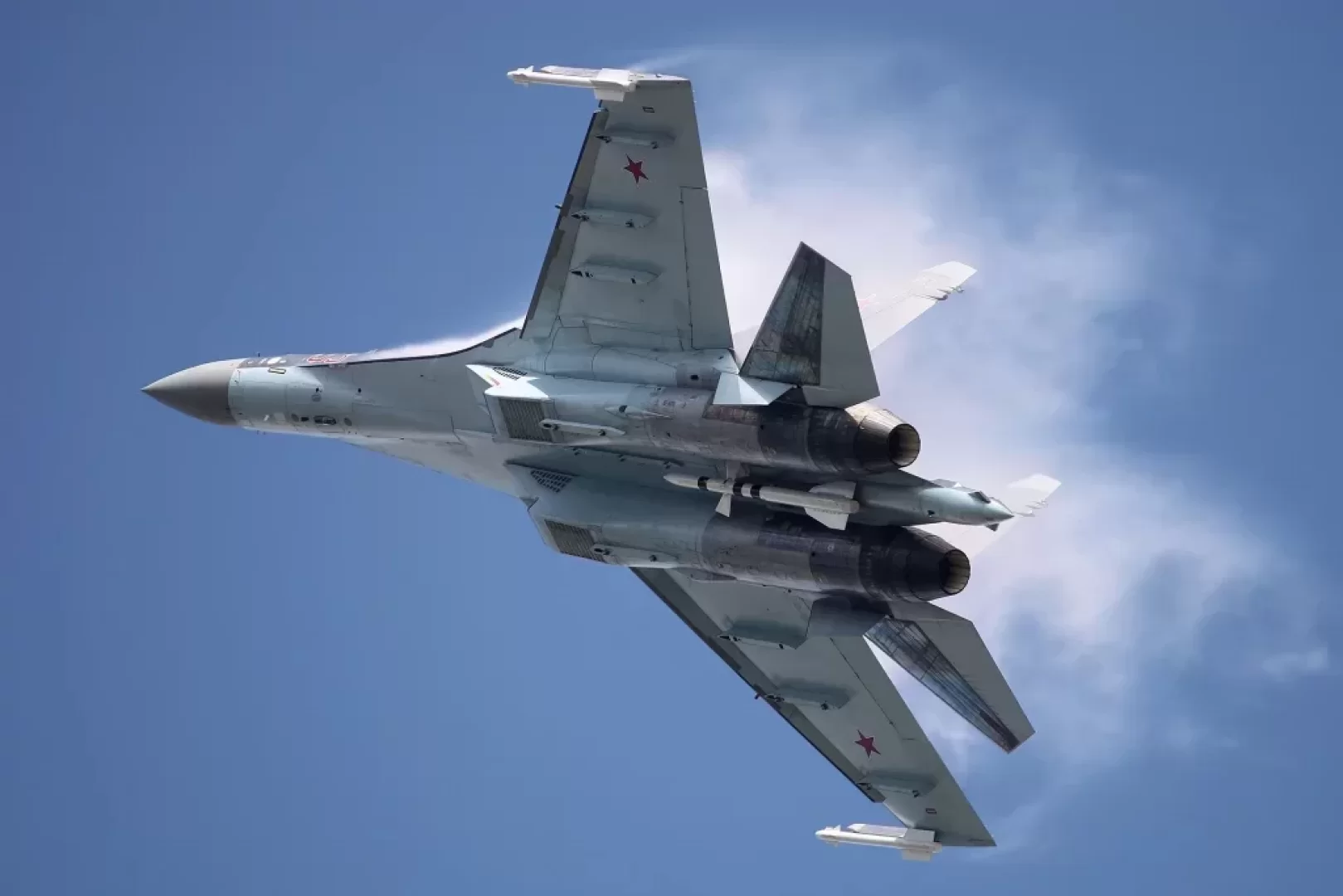 مقاتلات Su-35S تعزز تفوق روسيا الجوي.. كيف تتحدى العقوبات الغربية؟