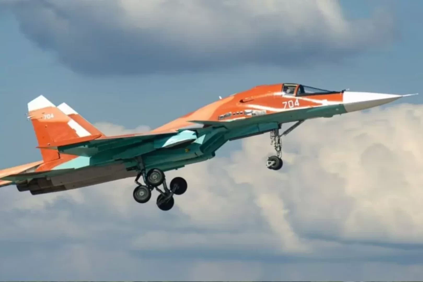 الجزائر تتجهز لاستلام صفقة استراتيجية من طائرات Su-34M الروسية