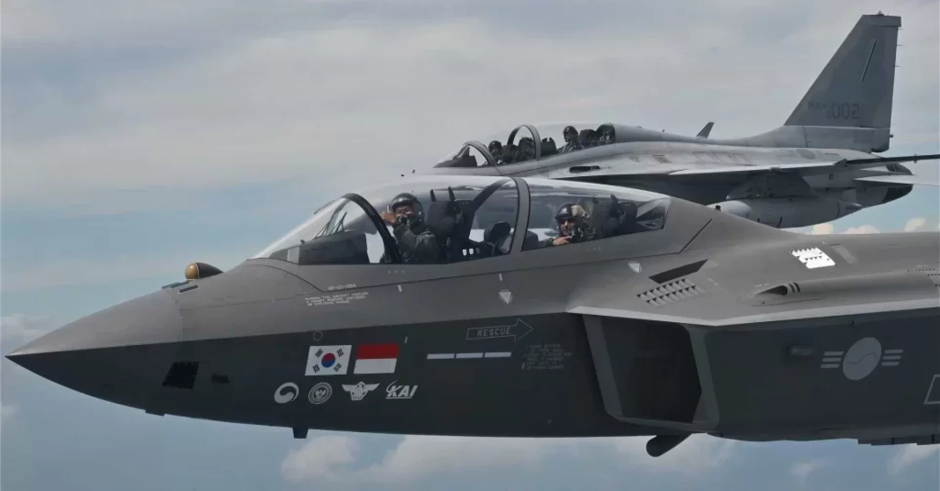 إماراتي يقود أحدث مقاتلة كورية.. هل تكون KF-21 سلاح الخليج الجديد 