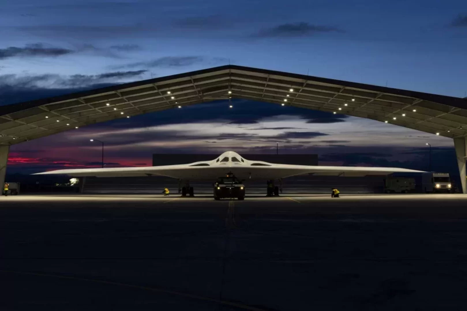 قاذفة الشبح B-21 تدخل مرحلة الاختبار القتالي في 2026