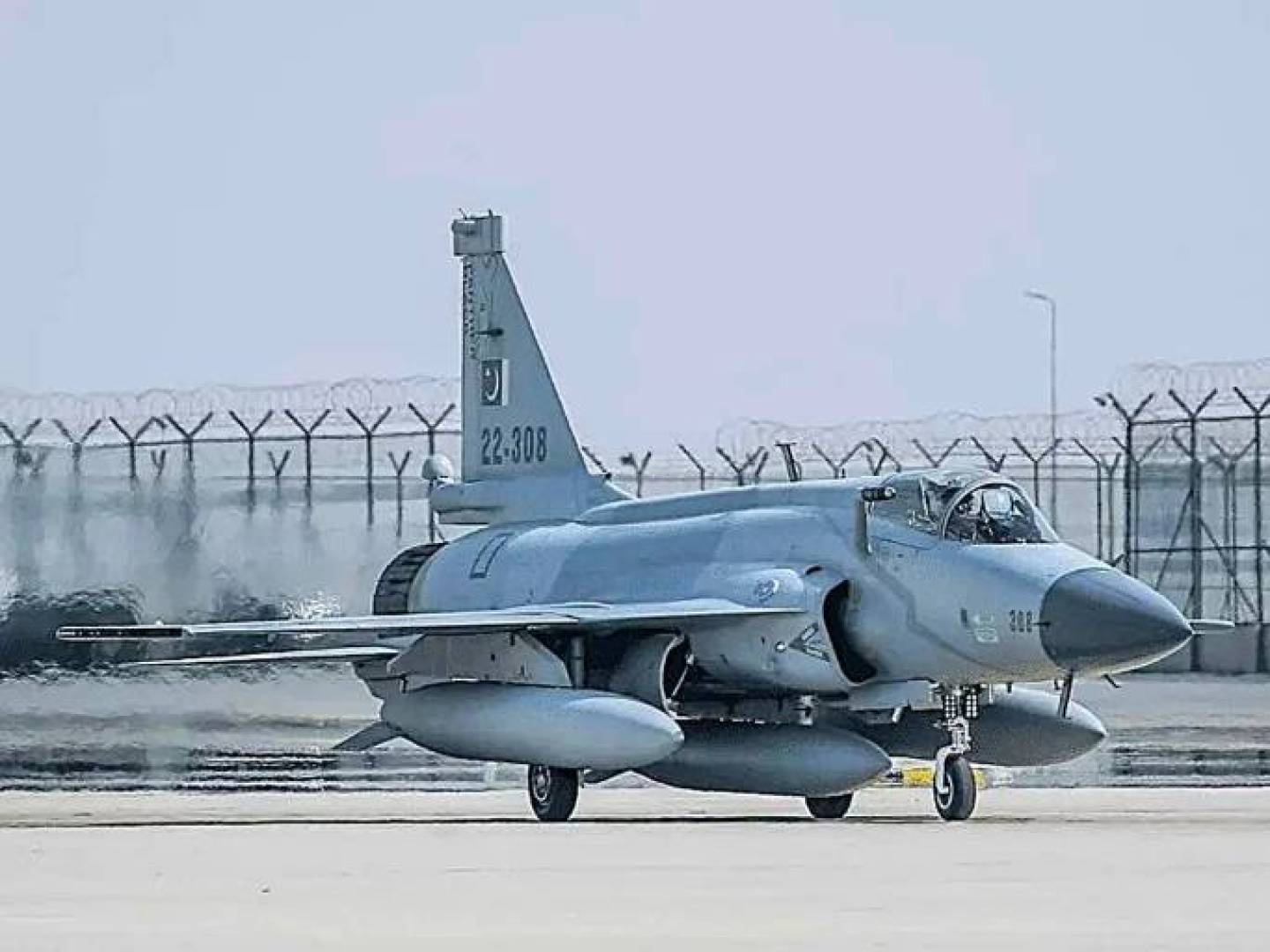 وصول مقاتلات JF-17 بلوك III إلى أذربيجان