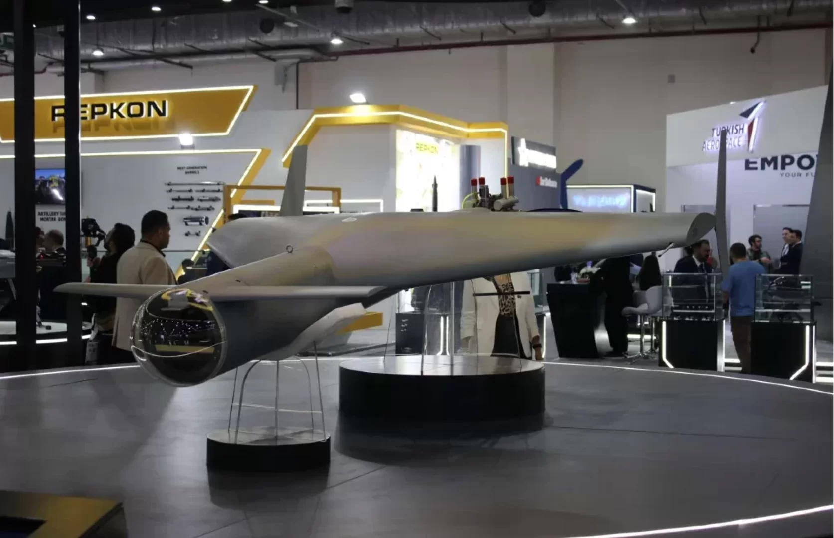 طائرة جبار 150 مسيرة جديدة خفيفة التكلفة بعيدة المدى تكشف عنها القاهرة في معرض إيديكس 2025 (مصدر الصورة: Army Recognition Group)