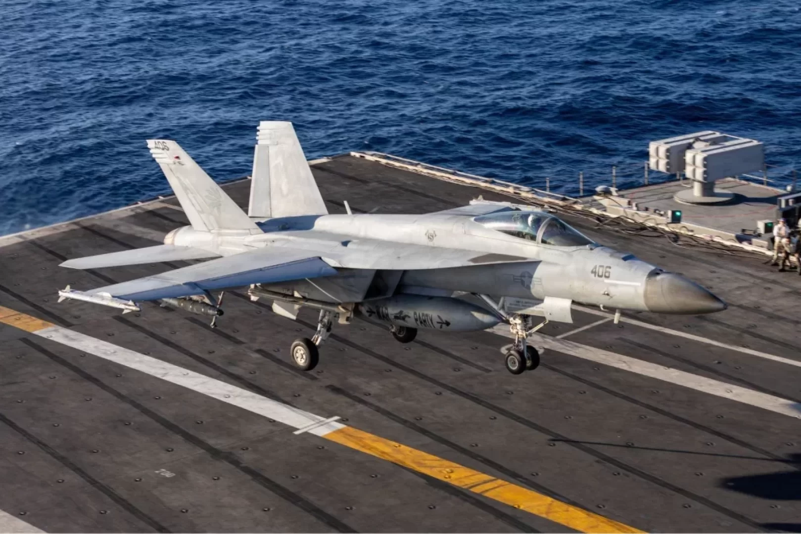 مهمة جوية جريئة للبحرية الأمريكية فوق فنزويلا تشعل المخاوف الإقليمية (مصدر الصورة: US DoD)