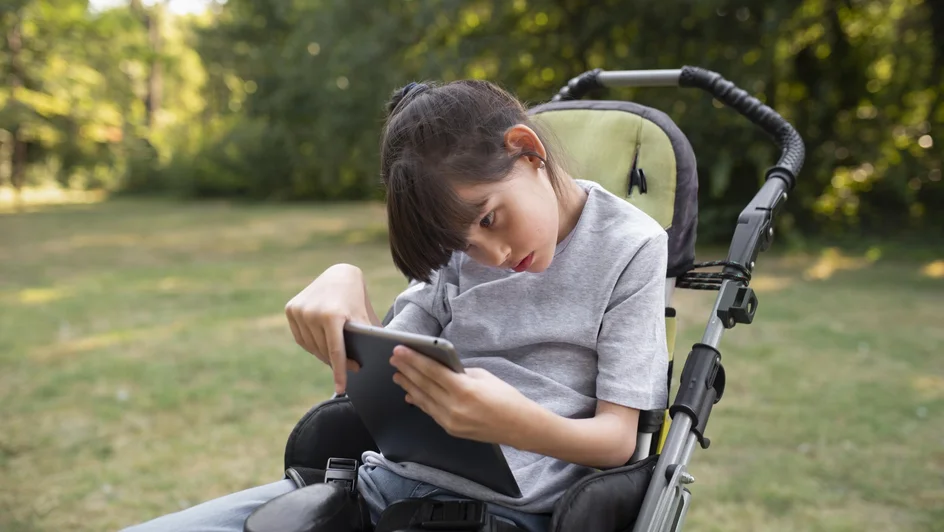 الشلل الدماغي ( مصدر الصورة: Freepik )