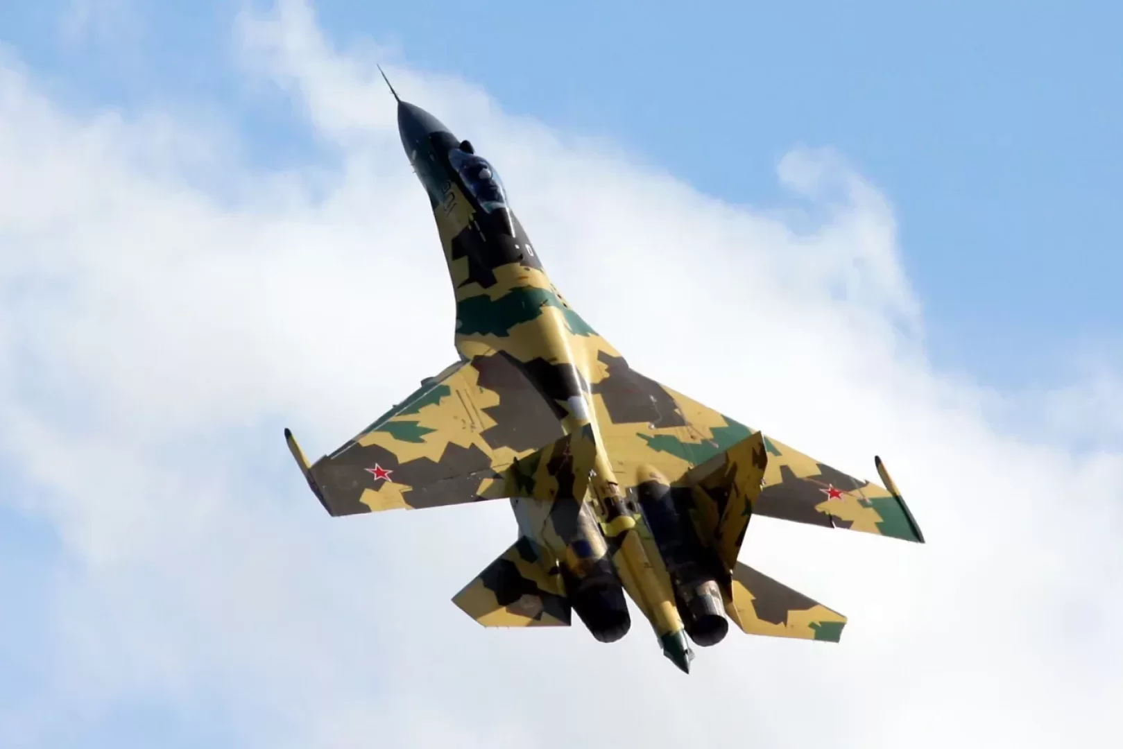 الجزائر تعزز قبضتها الجوية بمقاتلات Su-35 المتطورة (مصدر الصورة: Vitaly V.Kuzmin)