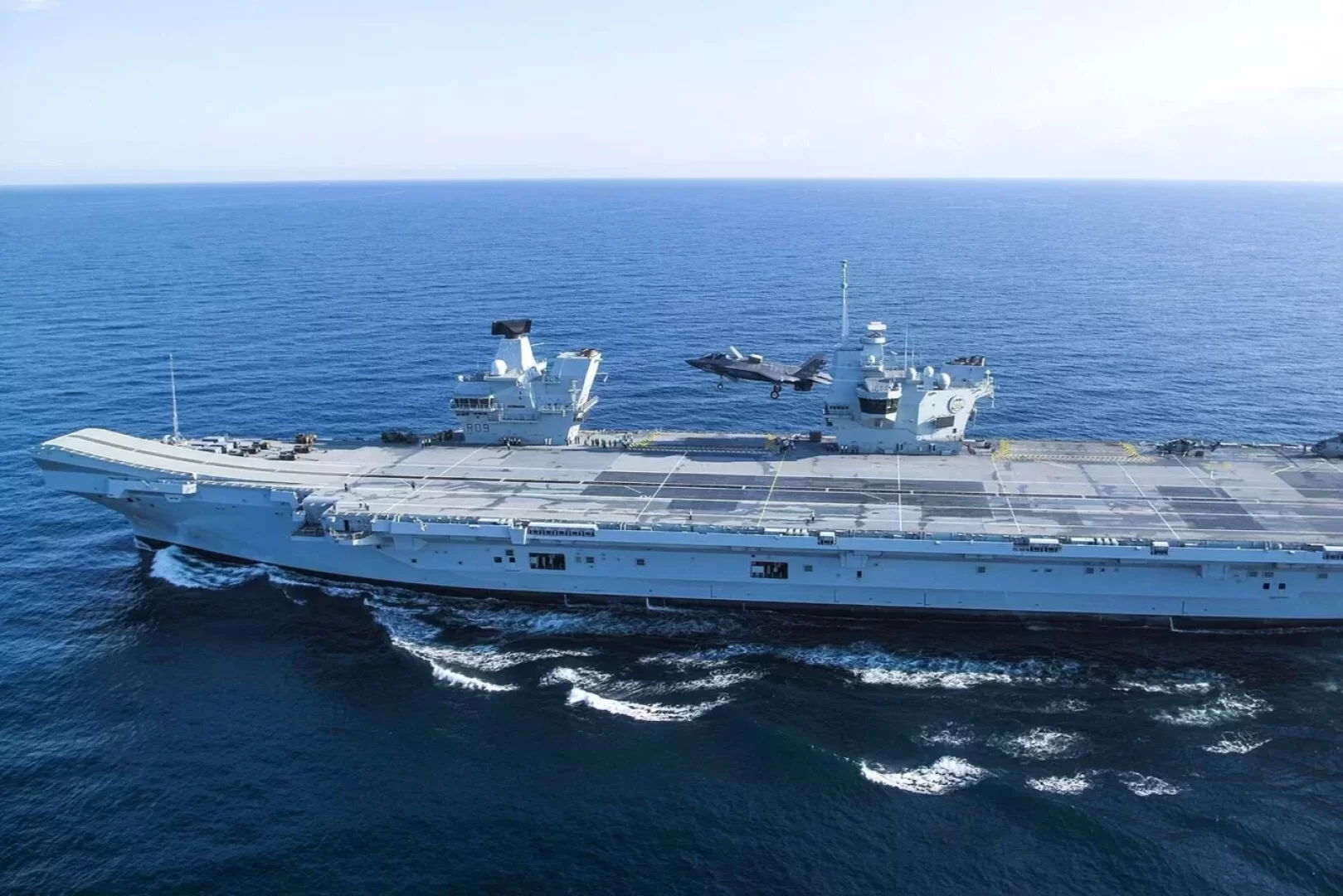 بريطانيا تحرك أكبر سفنها الحربية نحو القطب الشمالي.. لمواجهة التصعيد الروسي (مصدر الصورة: Royal British Navy)