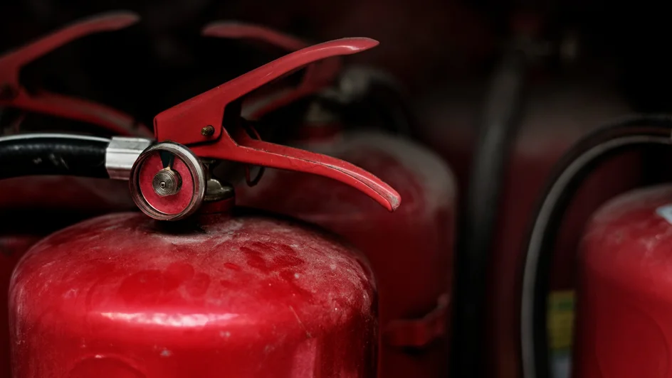 مواد PFAS الكيميائية ( مصدر الصورة: Unsplash )