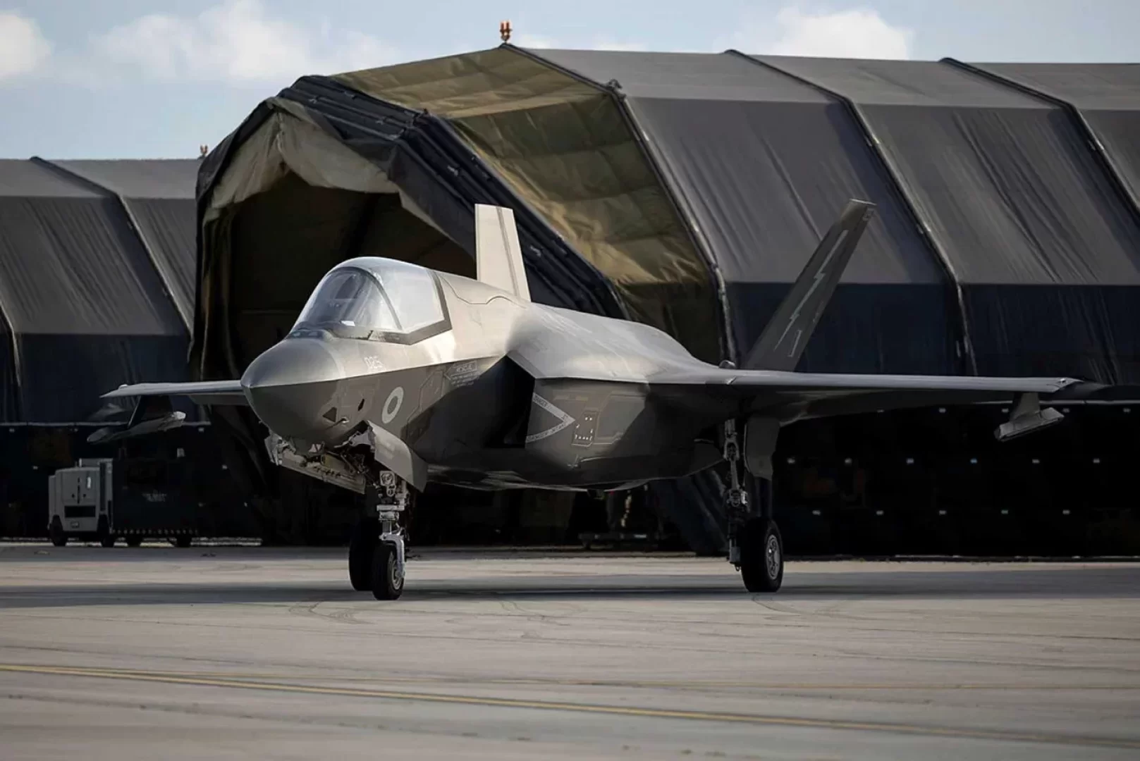 المقاتلة F-35B البريطانية تحقق أول إسقاط قتالي بعد تدمير مسيرتين معاديتين في الشرق الأوسط (مصدر الصورة: UK MoD)