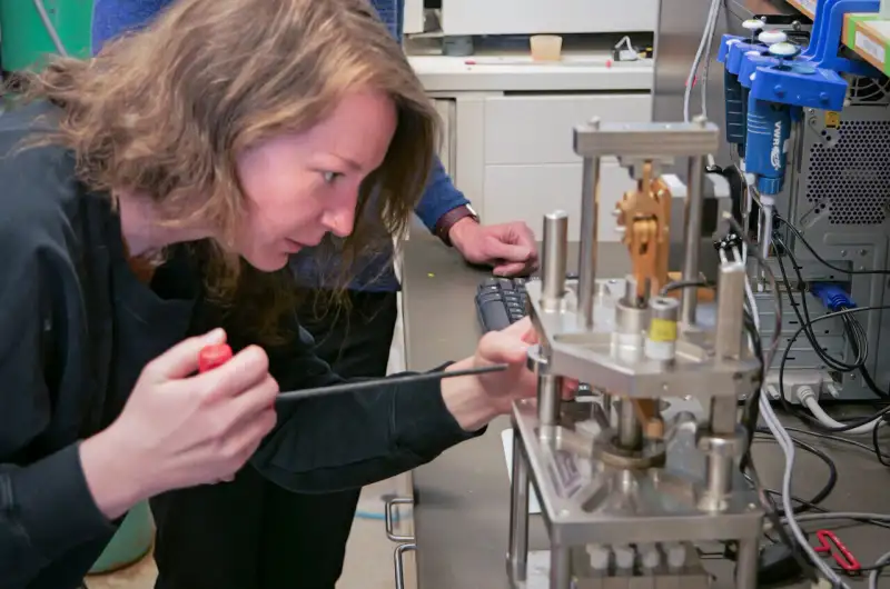 علاج التهاب المفاصل ( مصدر الصورة: جامعة كولورادو بولدر )