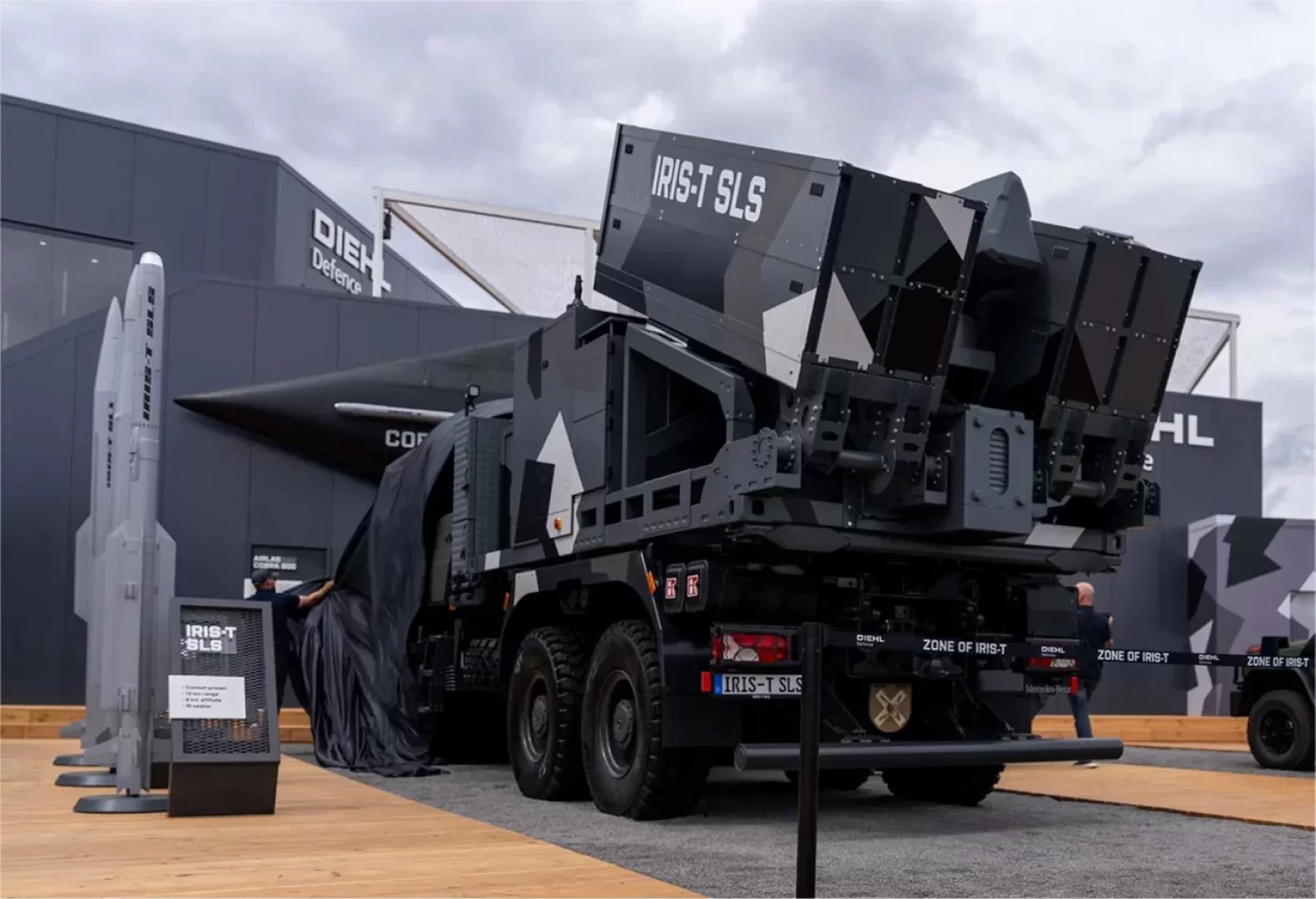 ألمانيا تكشف عن IRIS-T SLS MK4.. منصة دفاع جوي متحركة قادرة على مواجهة أسراب المسيرات (مصدر الصورة: Diehl Defence)