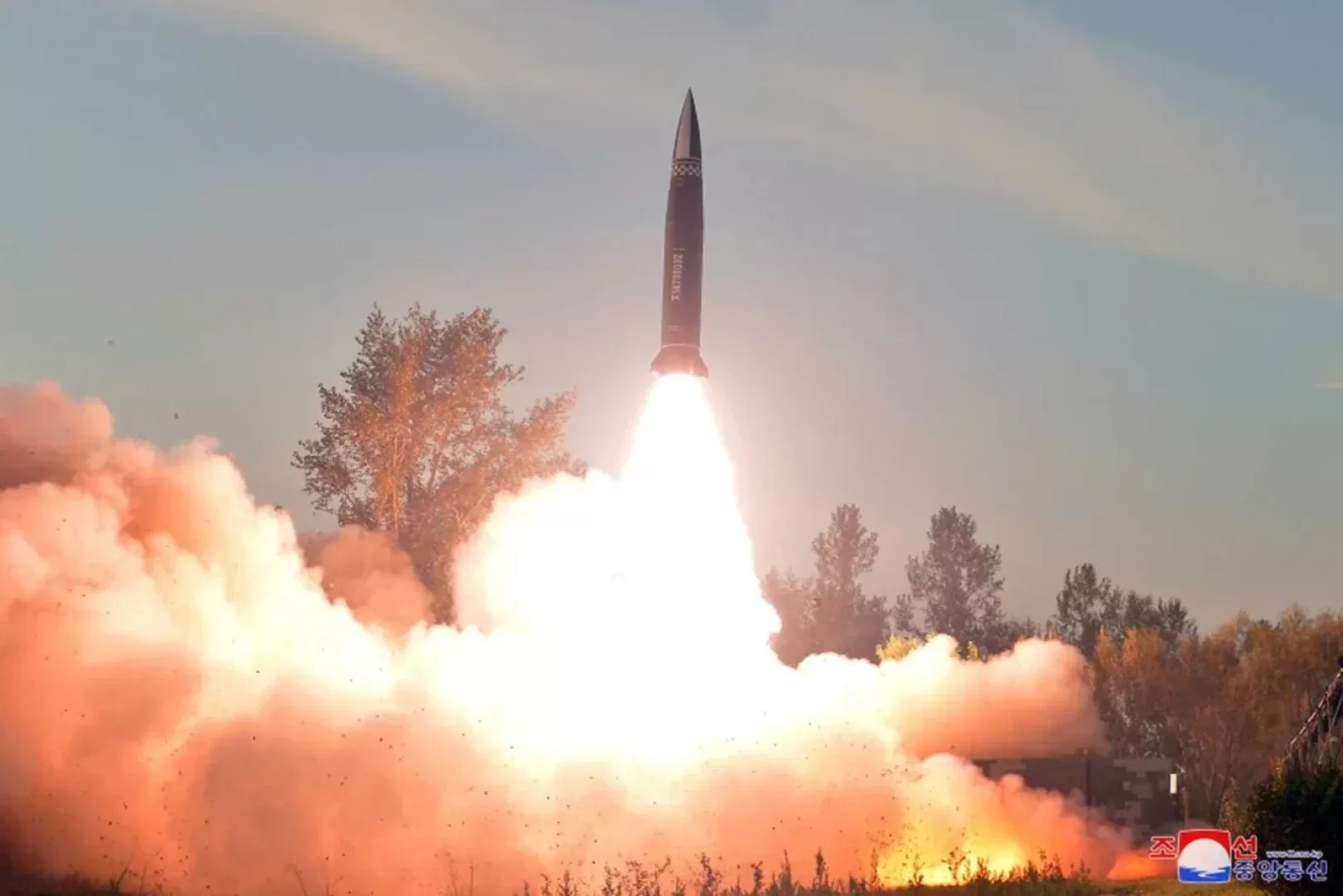 صواريخ كوريا الشمالية الثقيلة تصل روسيا وتضع دفاعات أوكرانيا أمام تحد جديد (مصدر الصورة: KCNA)