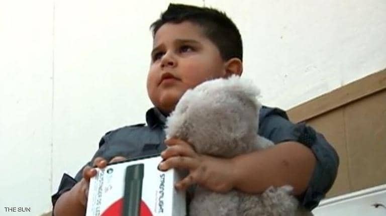 بعد رؤيته مومو.. طفل يتصل بالشرطة لسبب مدهش