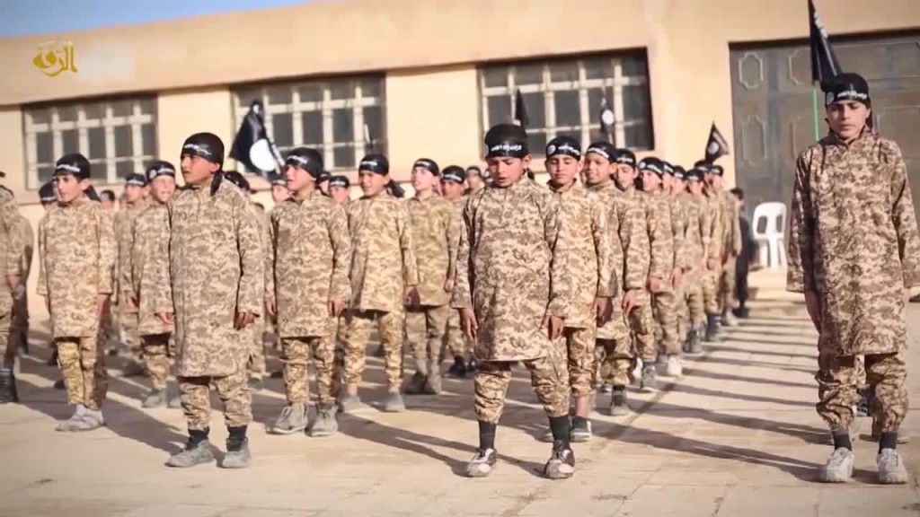 إعادة 5 من أبناء المسلحين الفرنسيين من سوريا