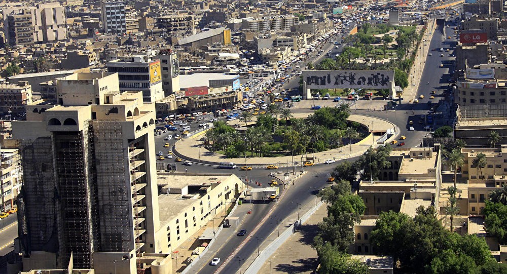 بالصور... عراقي يصنع سيارة تعمل بالكهرباء الشمسية
