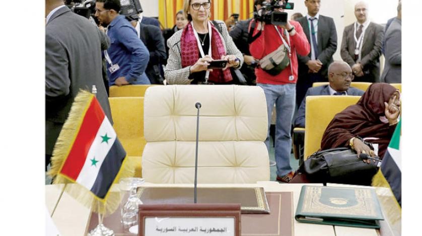 ماذا نقول فيكم وأنتم تتسابقون إلى العمالة؟