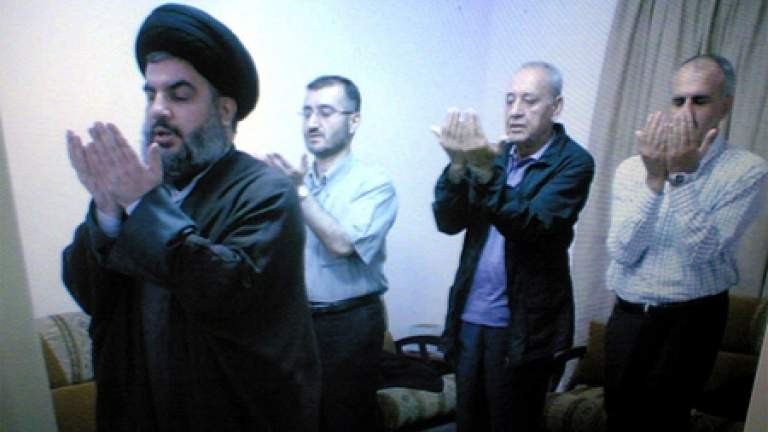 رفاق السلاح وفرسان النزال بكل ساح... ما بعد تموز عناق ودموع بين السيد نصرالله والرئيس بري
