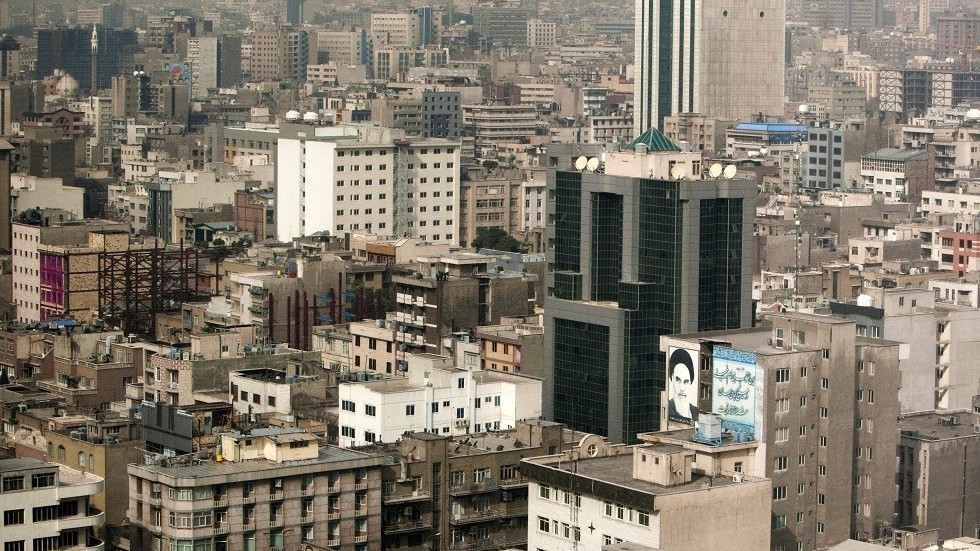 طهران: إلغاء العقوبات قبل أي مفاوضات