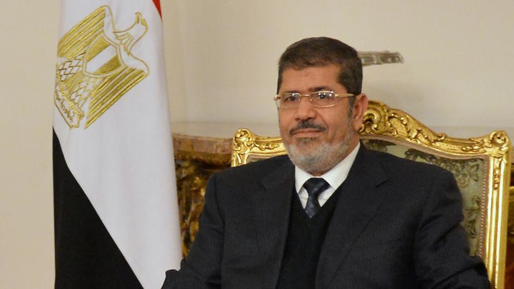 وفاة الرئيس المصري السابق محمد مرسي عن 68 عاماً أثناء جلسة محاكمته