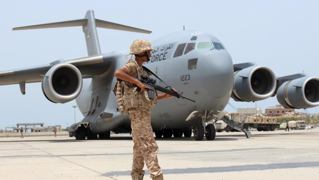 مسؤول إماراتي يكشف سحب بلاده قوات من اليمن