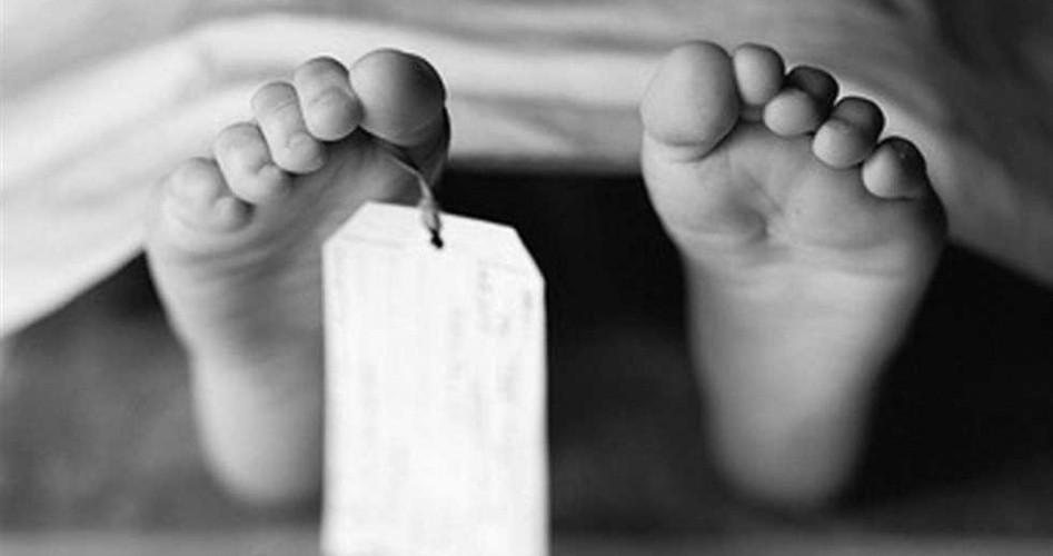 عذبتها وحرقتها بسبب التبول اللا ارادي.. وفاة الطفلة جنة على يد جدتها