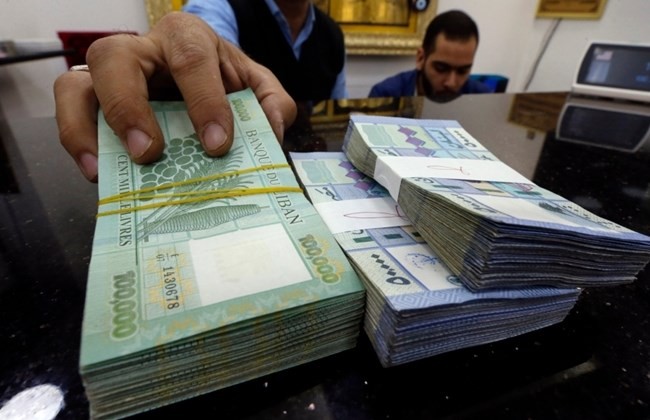 تابع سعر صرف الدولار مقابل الليرة اللبنانية في السوق السوداء اليوم