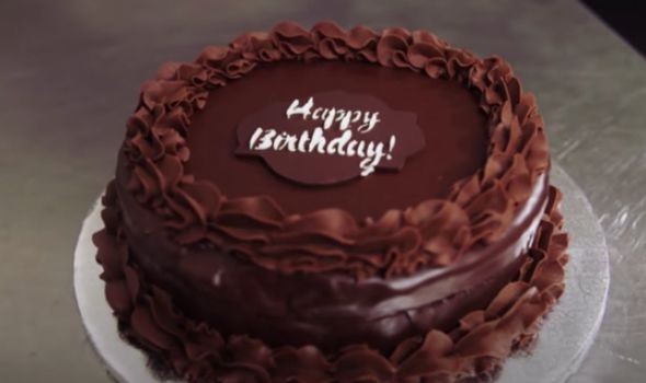 Queen-birthday-cake-recipe-2426027.jpg