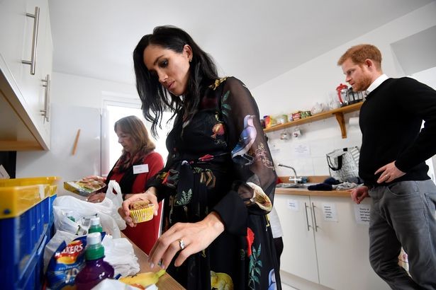 هاري وميغان في زيارة منفصلة لجمعية One25 الخيرية في بريستول في 2019
