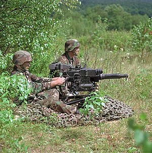 قاذفة القنابل الأمريكية الآلية MK 47