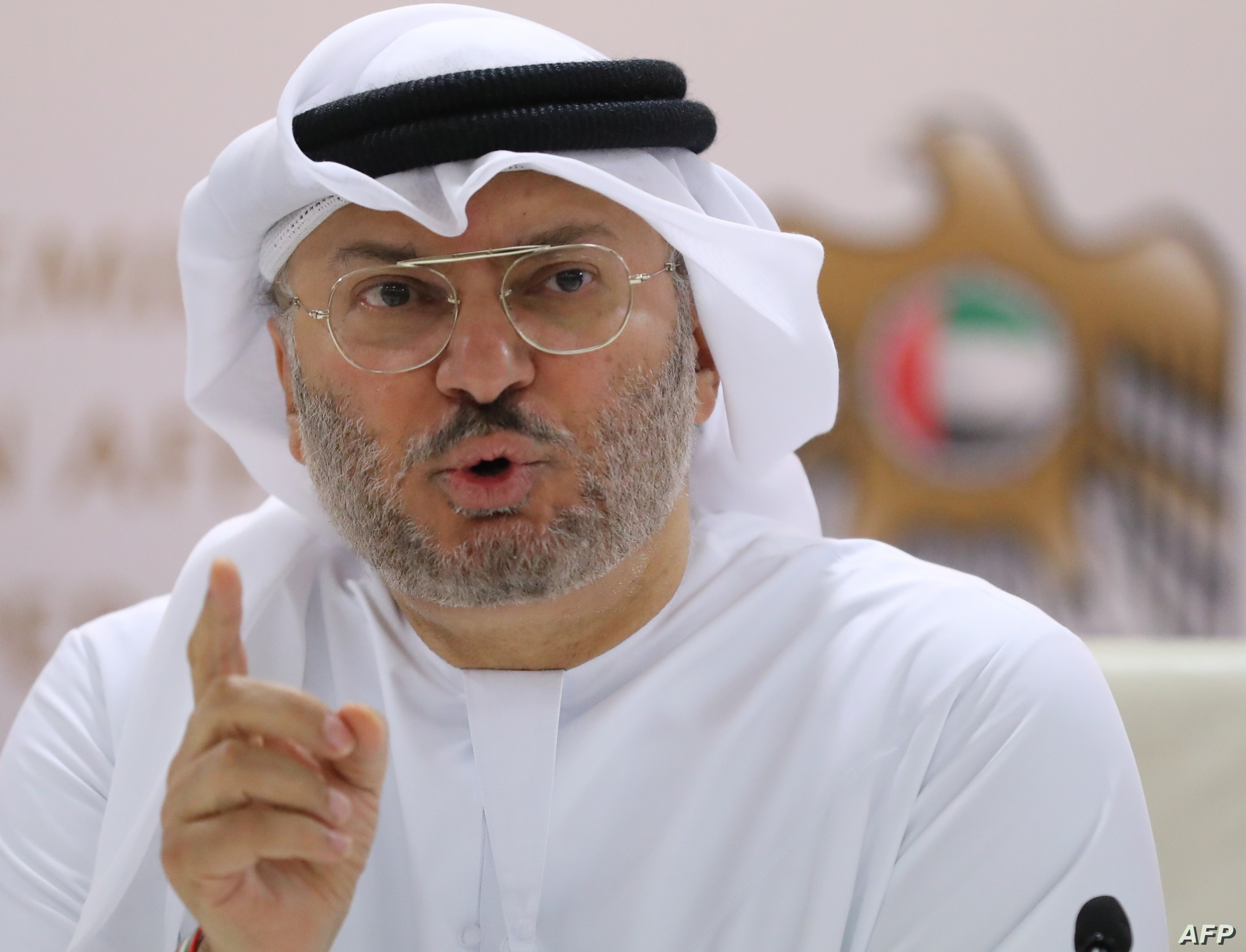 مصادر خليجية تكشف إصابة وزير الخارجية الإماراتي أنور قاراقاش بالسرطان